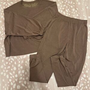 Volare Jet Set Sweatshirt and Joggers